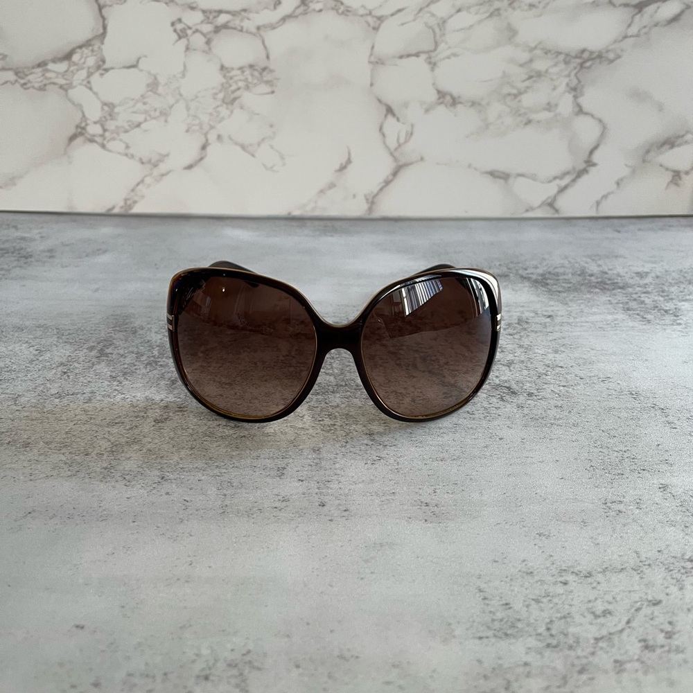 Gucci Sunglasses - Picture 3 of 8